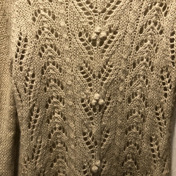 Beautiful Beige Sweater top - Picture 7 of 9
